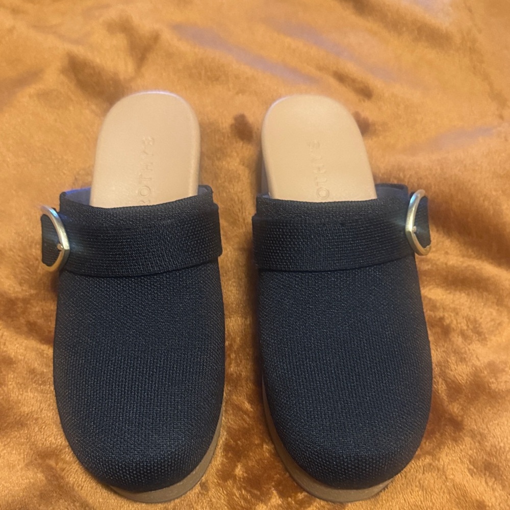 Rothy’s Black Clogs